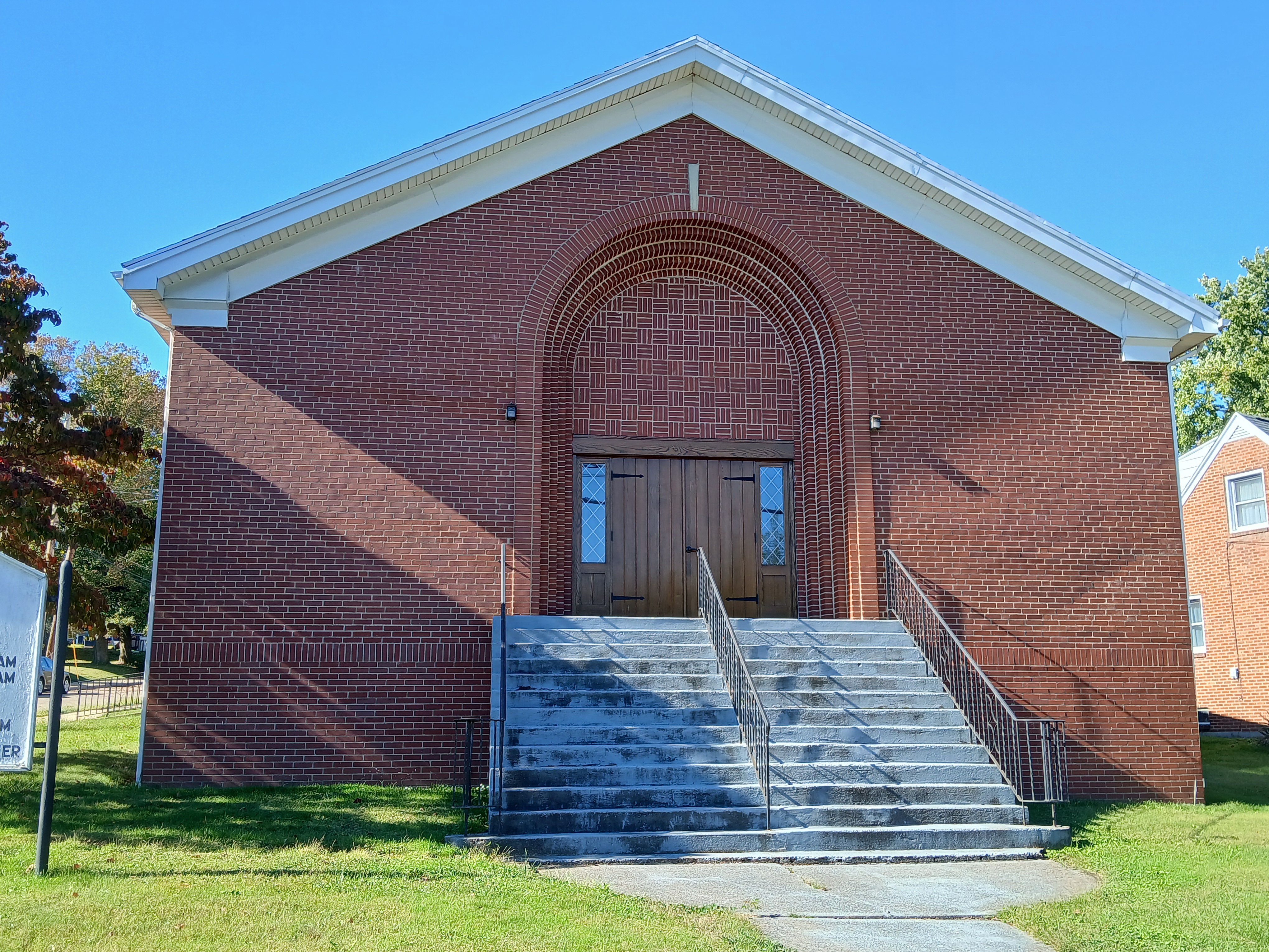 State Avenune stairs entrance to meetinghouse